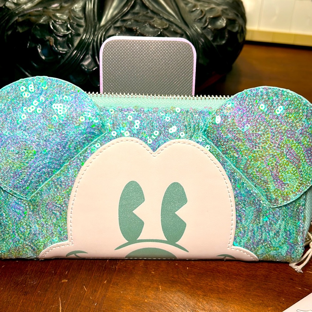 Disney Loungefly Hallmark Special Edition Holographic Wallet - Picture 6 of 6